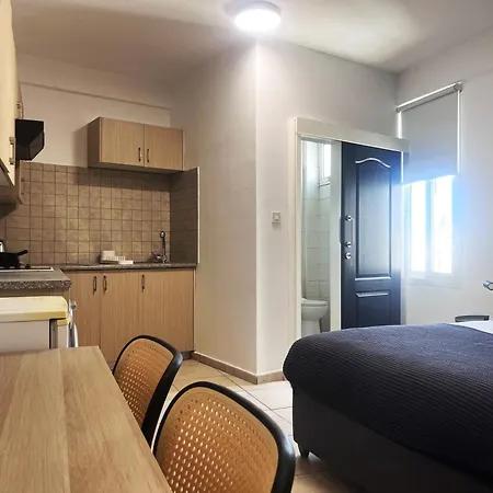Phaedrus Living Hoopoe Residencies 203 아파트